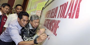 BILA KHAIRY AKAN TINGGALKAN UMNO?