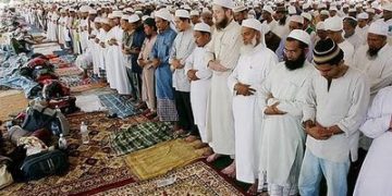 WARGA ASING MENGUASAI MASJID & SURAU SEBAGAI IMAM, SIAK, GURU KAFA