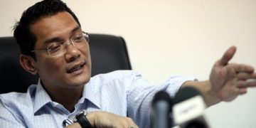 AZWANDDIN: RAKYAT DITUDUH MENERIMA RASUAH, LIM GUAN ENG TERLEPAS DARI RASUAH