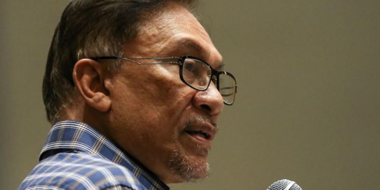 ANWAR: SAYA TIDAK AKAN GANGGU MAHATHIR