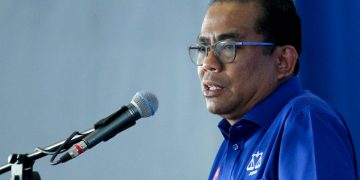 KHALED NORDIN, HENTIKAN MENUDING JARI KEPADA SESIAPA