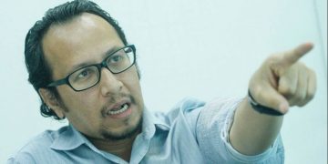 ADIK IPAR TUN DAIM DILANTIK PENASIHAT EKONOMI MAHATHIR