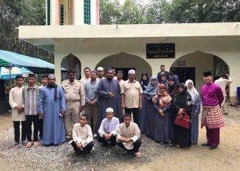 NETIZEN PERTIKAI MAT SABU KE MASJID SYIAH