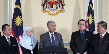 MAHATHIR TIDAK MEMPERCAYAI KEMAMPUAN MENTERINYA SENDIRI