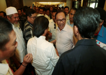 INSIDEN BALING KERUSI: ANWAR TEGUR AHLI PKR