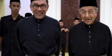JIKA MAHATHIR GUNA CARA UGUT, ANWAR ELOK GUNA CARA LEMBUT