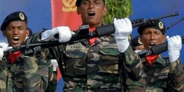 KHAIRY CARI JALAN UNTUK DIPECAT – LOKMAN ADAM