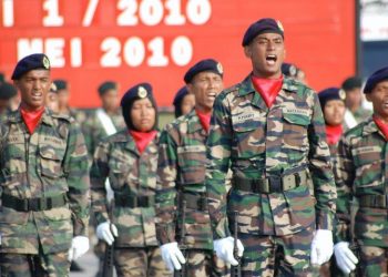 KHAIRY SENYAP BILA ISLAM, RAJA-RAJA DAN MELAYU DIPERTIKAI – LOKMAN ADAM