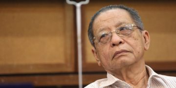 MAHDZIR KHALID: MENYERANG UMNO DAN MCA CARA KIT SIANG UBAH FOKUS RAKYAT