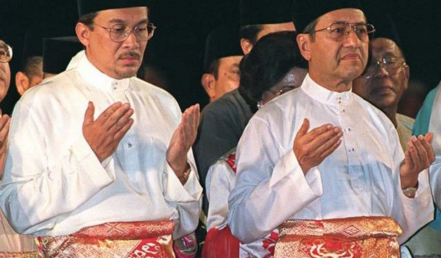 MAHATHIR AKHIRNYA MENGAKU MEMANGSAKAN ANWAR IBRAHIM?