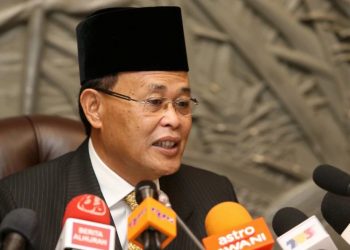 NAK DUDUK DI RUMAH KAYU? MENTERI BESAR DARI PPBM LAWAN PERDANA MENTERI DARI PPBM