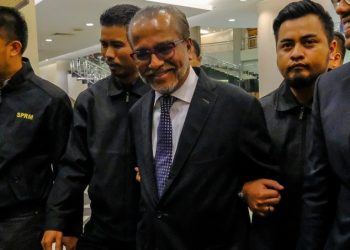 TINDAKAN KE ATAS SHAFEE UNTUK MENIDAKKAN KEADILAN – NAJIB