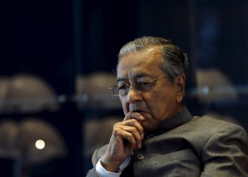 MUSTAPA PERLU BERUBAH JIKA MAHU SERTAI PAKATAN – MAHATHIR