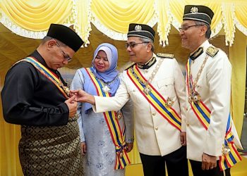 PUAD: MENTERI “HALF PAST SIX”