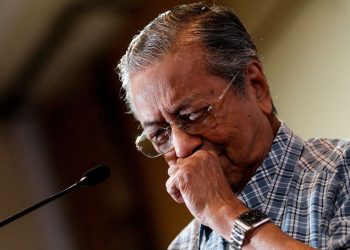 TUN, KADIR DAN MUKHRIZ MEMBERI SIGNAL SERTAI KAMI ATAU DIDAKWA