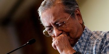 TUN, KADIR DAN MUKHRIZ MEMBERI SIGNAL SERTAI KAMI ATAU DIDAKWA