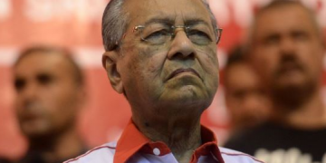 PUAD: TUN M MENDESAK KERANA TERDESAK