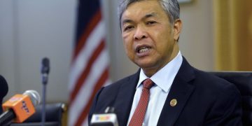 SIAPAPUN PRESIDEN, WAKIL RAKYAT UMNO TETAP KELUAR PARTI