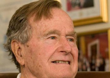 PERBEZAAN DI ANTARA POLITIK DEMOKRASI DI AMERIKA SYARIKAT DENGAN MALAYSIA