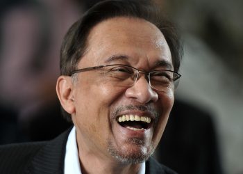 SEMUA TAKUT KEPADA ANWAR?