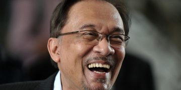 SEMUA TAKUT KEPADA ANWAR?