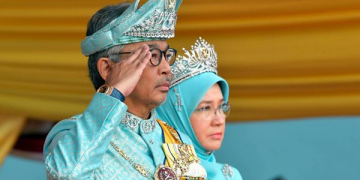 SULTAN ABDULLAH MELAFAZ SUMPAH YDP AGONG KE-16
