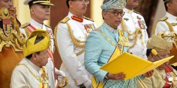 RAKYAT MENGHINA YDP AGONG WAJIB DIHUKUM KERAS DAN DICARI SEHINGGA KE LUBANG CACING
