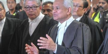 KES NAJIB RAZAK DI MAHKAMAH SEMAKIN KALUT, PEGUAM NEGARA BERTAMBAH KALUT