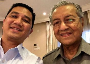 MAHATHIR BERJAYA DIJINAKKAN, AZMIN BELUM TENTU SELAMAT