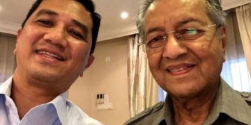 MAHATHIR BERJAYA DIJINAKKAN, AZMIN BELUM TENTU SELAMAT