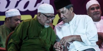 DAP KATA UMNO UMPAMA MENUNGGANG SEEKOR HARIMAU (PAS)