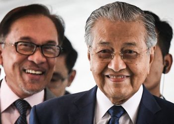 MAHATHIR SEMAKIN MENCENGKAM, MEMBIARKAN ANWAR ‘MEMBUNUH’ DIRINYA SENDIRI