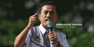 BERKADAR DALAM MENGHINA MELAYU