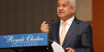 BEBAN PEMBUKTIAN KEPADA TOMMY THOMAS – BUZZE AZAM