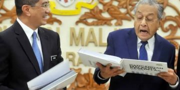 BUKTI-BUKTI MAHATHIR NYANYUK DAN ADAKALANYA HILANG INGATAN