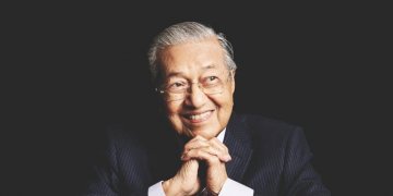 DR. MAHATHIR TIDAK AKAN BUBAR PARLIMEN WALAUPUN RIBUT PETIR MELANDA