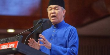 KERAJAAN PINTU BELAKANG ATAU KERAJAAN PINTU HADAPAN?