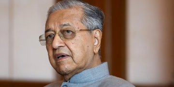 MAHATHIR KEMBALI ‘MERISIK’ JAWATAN KABINET BUAT MUKRIZ?