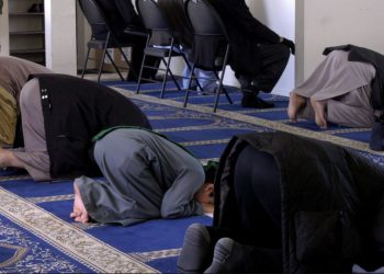 SARAN KERAJAAN KAJI KAEDAH LAKSANA SOLAT BERJEMAAH DI SETIAP MASJID DAN SURAU KETIKA PKP