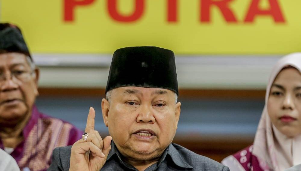 JAWATAN YANG DIPERTUA NEGERI BUKAN DARIPADA KALANGAN ORANG POLITIK