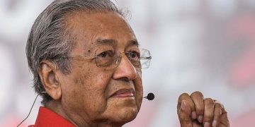 BEZA “PADA HEMAT YDP AGONG” DAN “PADA HEMAT MAHATHIR”