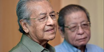 SERAKAH POLITIK MAHATHIR, TERSALAH TAFSIR APABILA DILANTIK SEBAGAI PERDANA MENTERI INTERIM