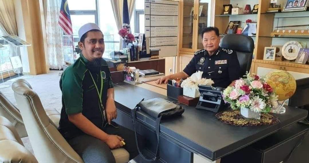 KPN BERTEMU ASRI, PEMILIK HOT BURGER