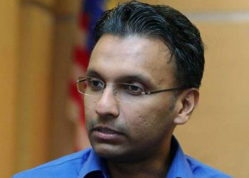 KEMELUT POLITIK INI SALAH TUN MAHATHIR – NAZIR HUSSIN