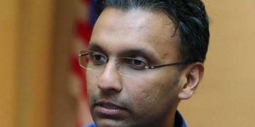 KEMELUT POLITIK INI SALAH TUN MAHATHIR – NAZIR HUSSIN