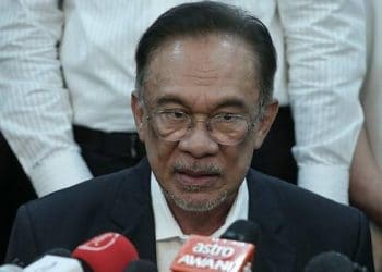 “SAYA MASIH BERANGGAPAN KERAJAAN TAN SRI MUHYIDDIN TELAH JATUH” – ANWAR IBRAHIM