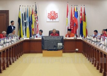 MESYUARAT MT UMNO TENTUKAN SOKONGAN TERHADAP PN DAN MASA DEPAN PARTI