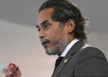 VAKSIN BELUM DIWAJIBKAN, KERAJAAN UMUM BERI GANTI RUGI JIKA ADA KESAN SAMPINGAN