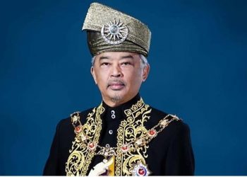 YDP AGONG ZAHIR PENGHARGAAN KEPADA PETUGAS BARISAN HADAPAN