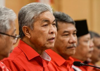 KONSPIRASI JATUHKAN ZAHID SEBELUM PRU-15?